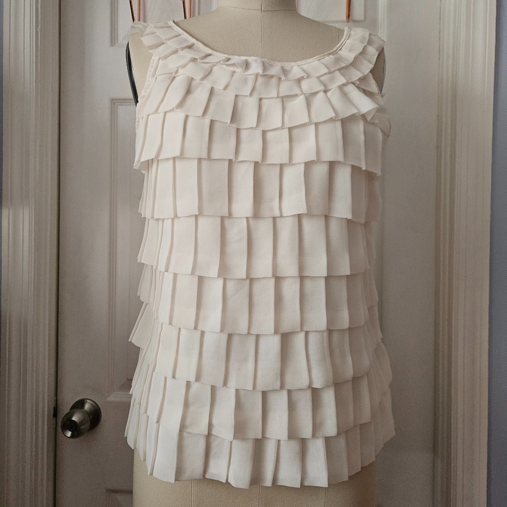 New York and Company Cream White Pleated Ruffle Sleeveless Blouse Size 10